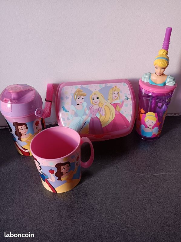 Lot de vaisselle Princesses Disney (image 1)