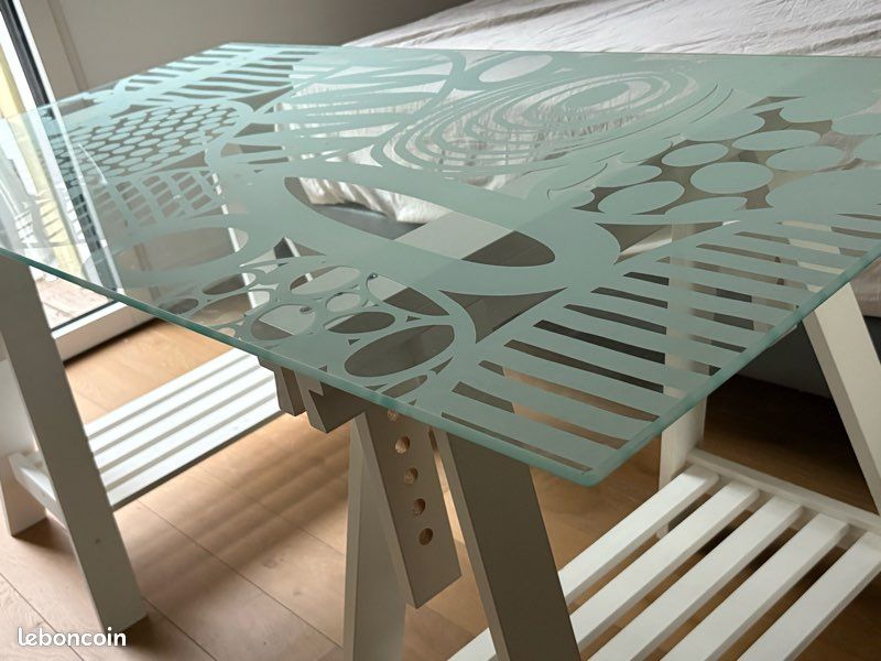 Bureau IKEA : plateau en verre trempé et un tréteau réglable IKEa (image 5)