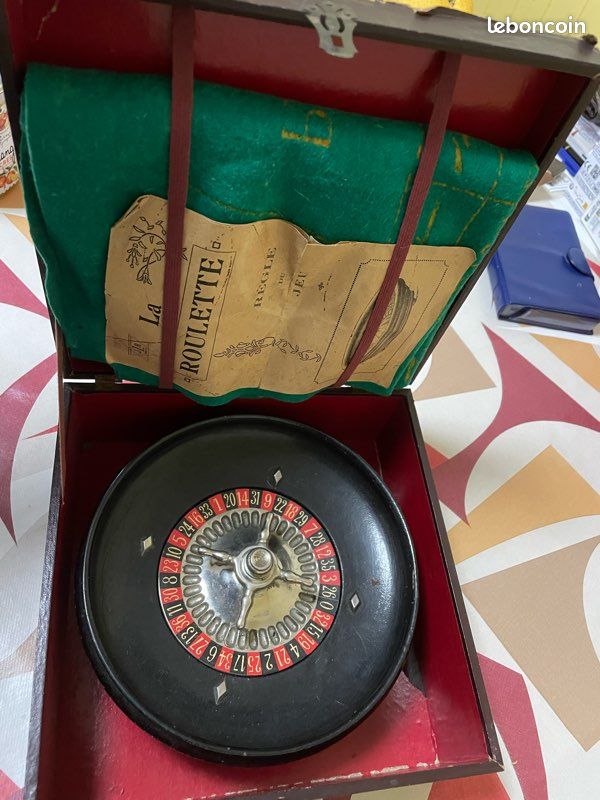 Roulette vintage simple en aluminium - noir sur noir - Quincaillerie