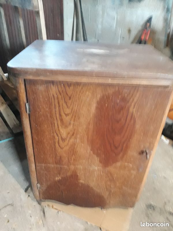DONNE Ancienne machine a coudre (image 3)