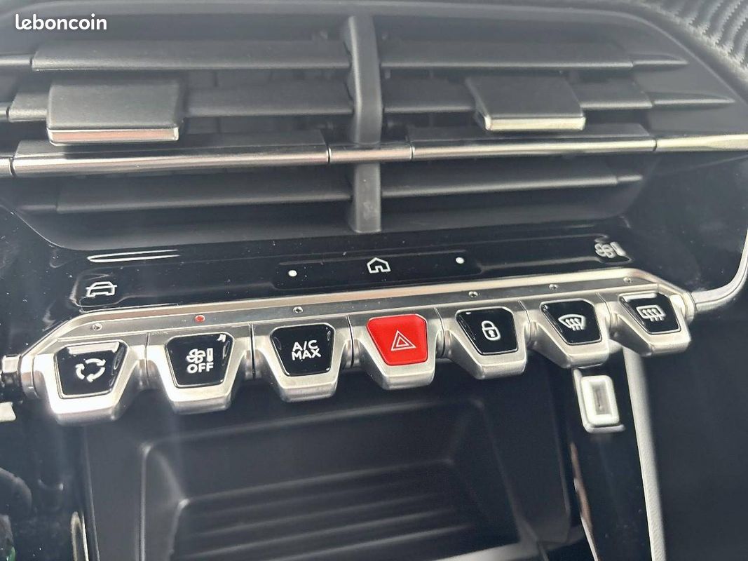 PEUGEOT 2008 Hybrid 145 e-DCS6 Style (image 14)