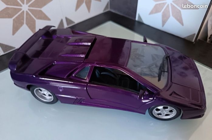 Miniatura Lamborghini Diablo 1990 Maisto 1/18 (com Base) - Hobbies e coleções - Centro, Juiz de