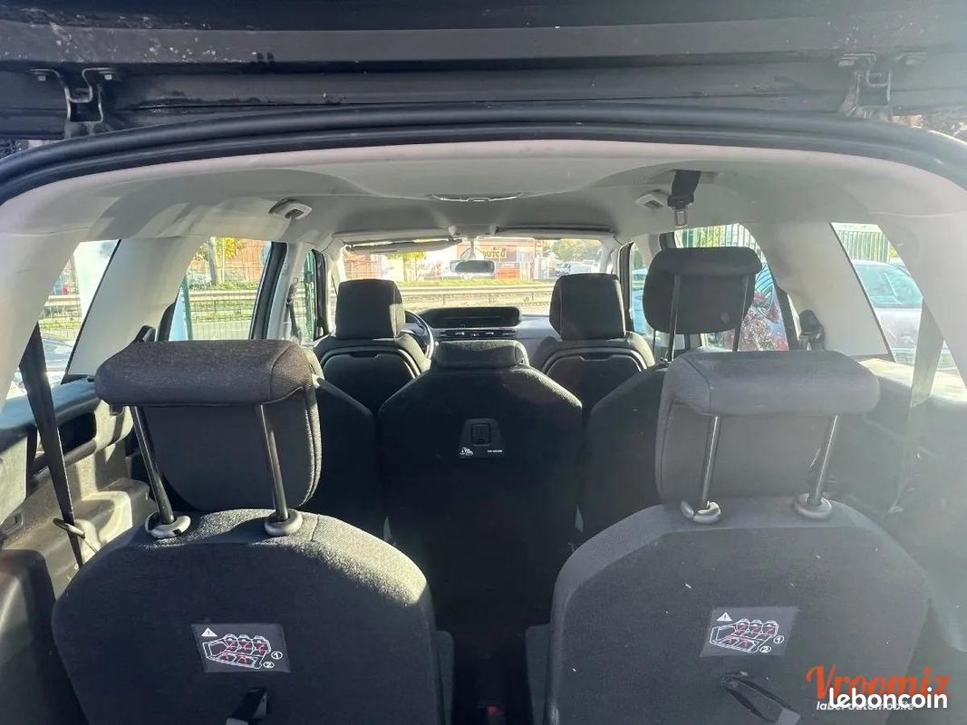 Citroen C4 Grand Picasso 1.2 L 130 S&S BUSINESS + BV6 ESSENCE 7PLACES 12 MOIS DE GARANTIE CHIC (image 9)