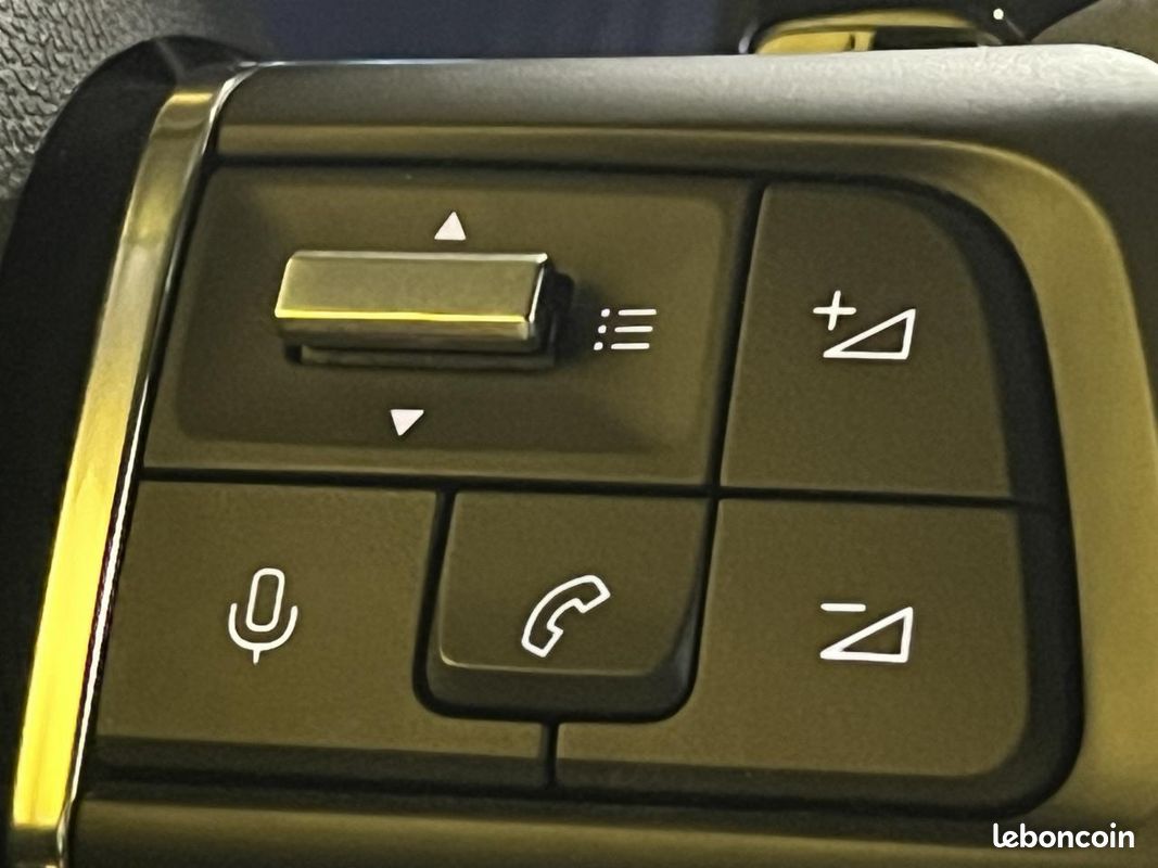 Citroen c5 x essence 130 cv bv eat8 / cuir / camera / affichage tete haute / chargeur induction (image 26)