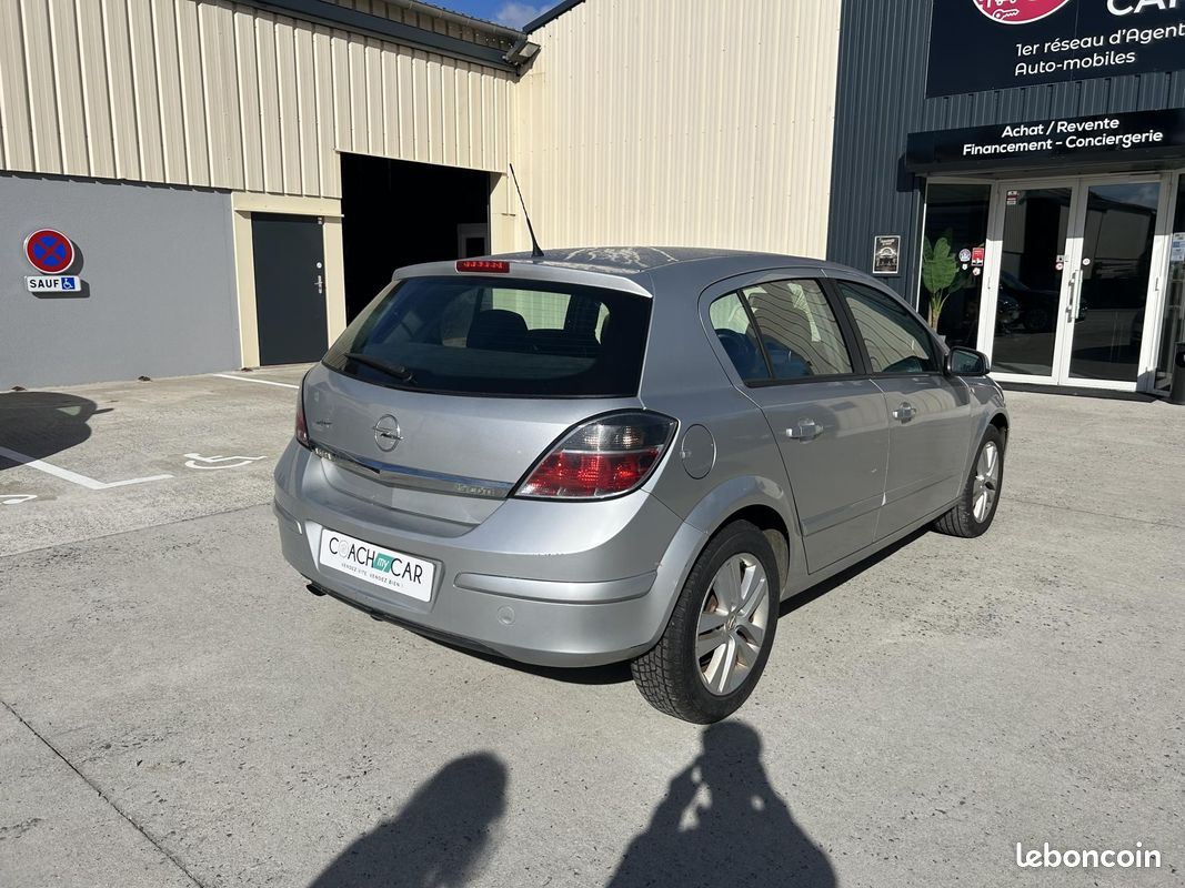 OPEL ASTRA 1.9 CDTI 120 Magnetic (image 3)