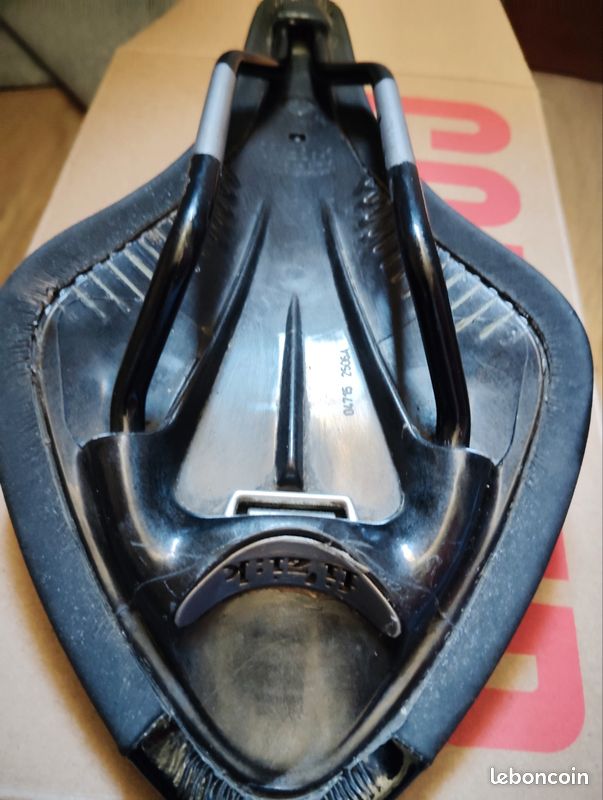 Selle Fizik Arione R1 regular braided Cabone - Équipements vélos