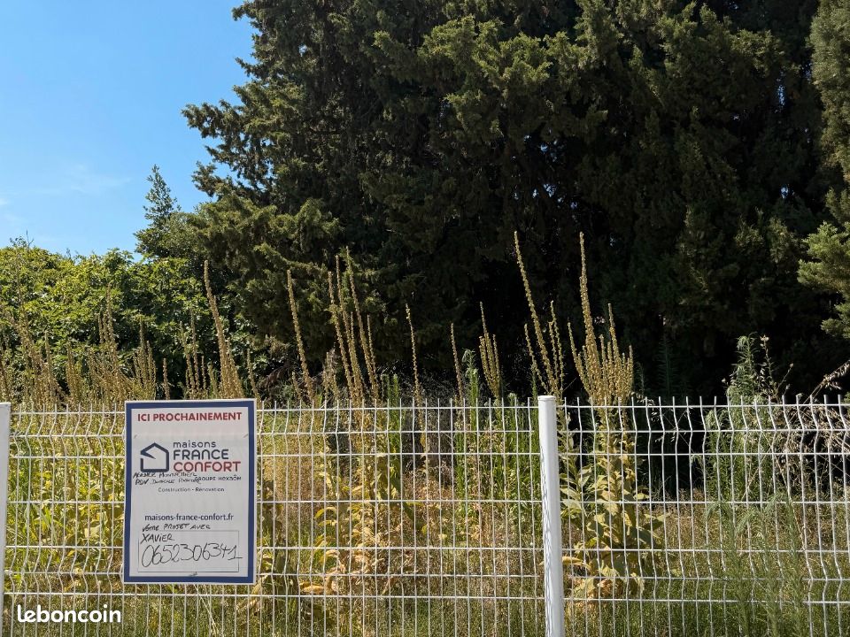 Terrain 255 m² · à Saint-Mathieu-de-Tréviers · 150 000 €