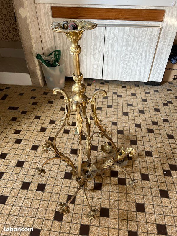 Lustre en bronze (image 1)