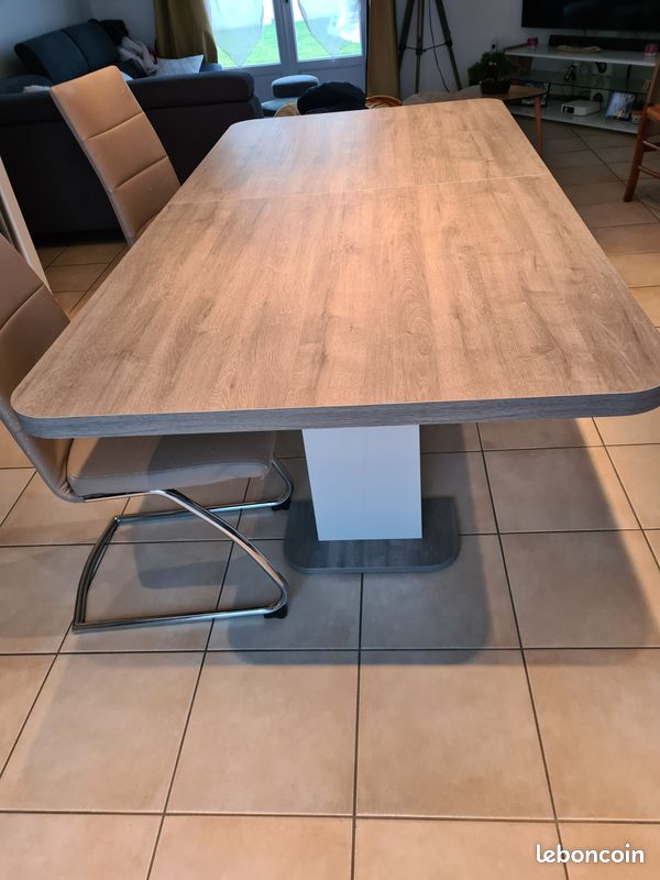 Table (image 4)