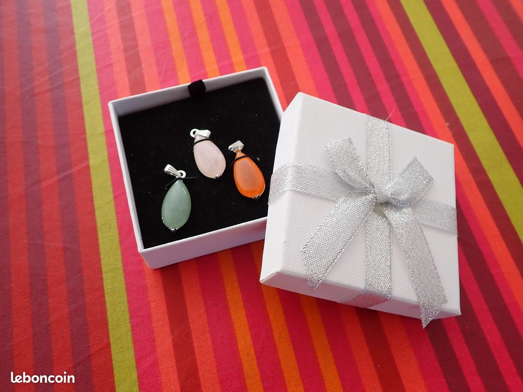 Lot de 3 pendentifs (image 1)
