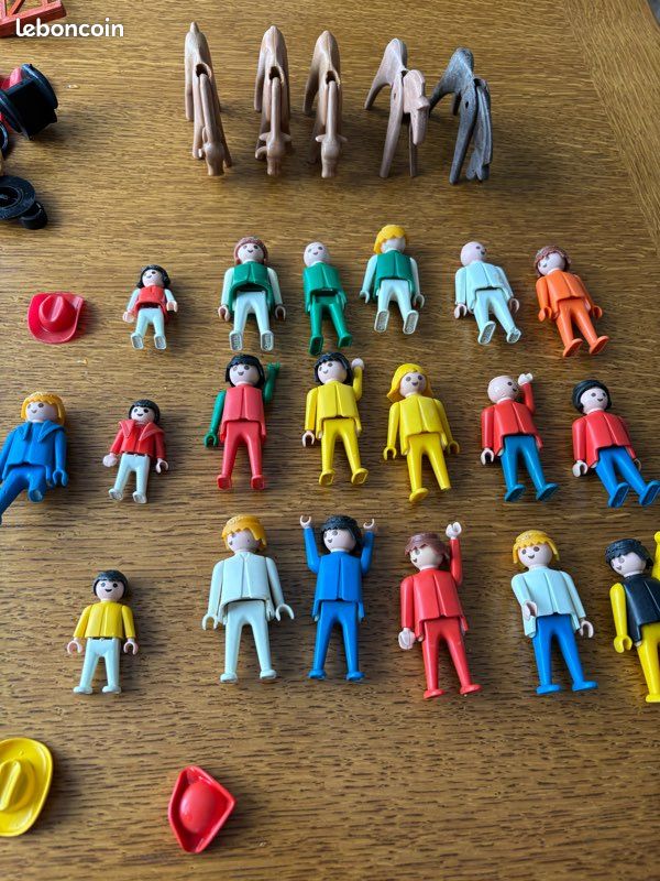 Vintage Playmobil Geobra 1974 Assorted Figures Lot of 8. Sold As Seen