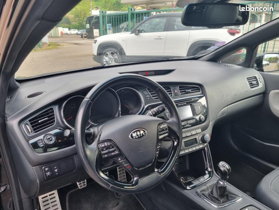 Kia Cee'd 1.6L GDI 135 ch BVM6 Premium (image 3)