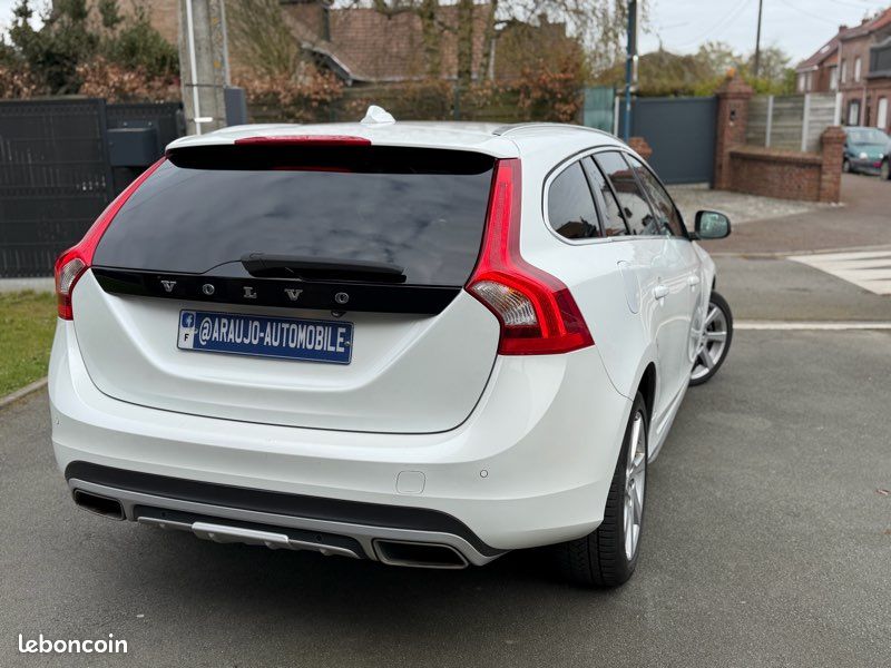 Volvo v60 2.0 D4 181 ch annee 2015 full options cuir gps toit ouvrant (image 2)