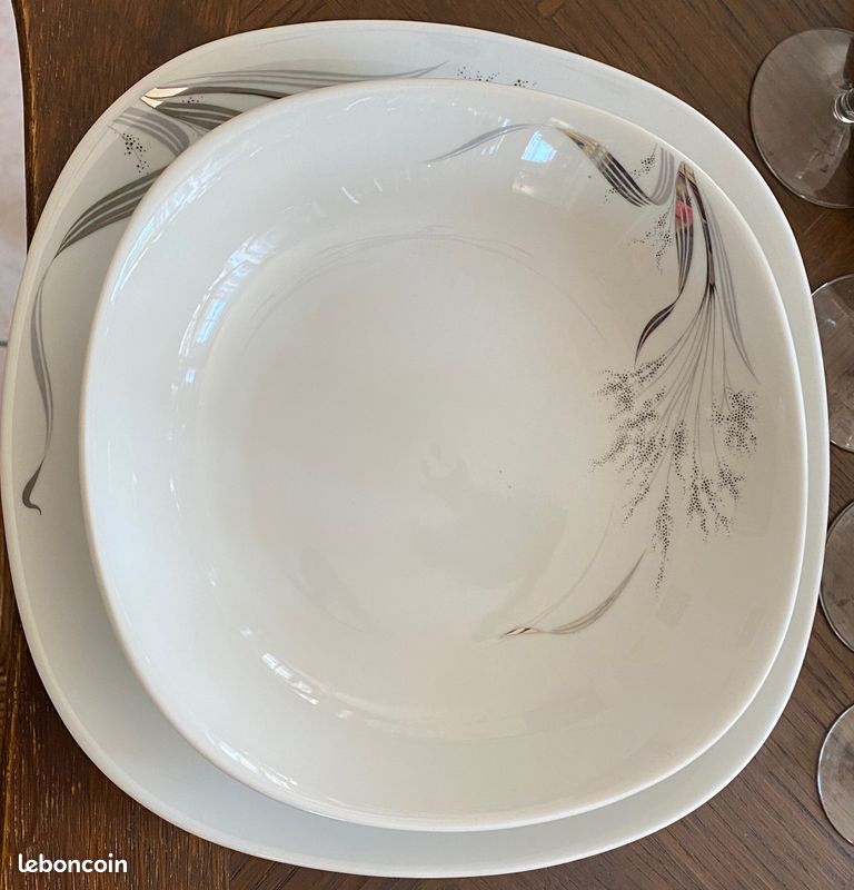 Service complet porcelaine 48 assiettes et 9 plats (image 2)