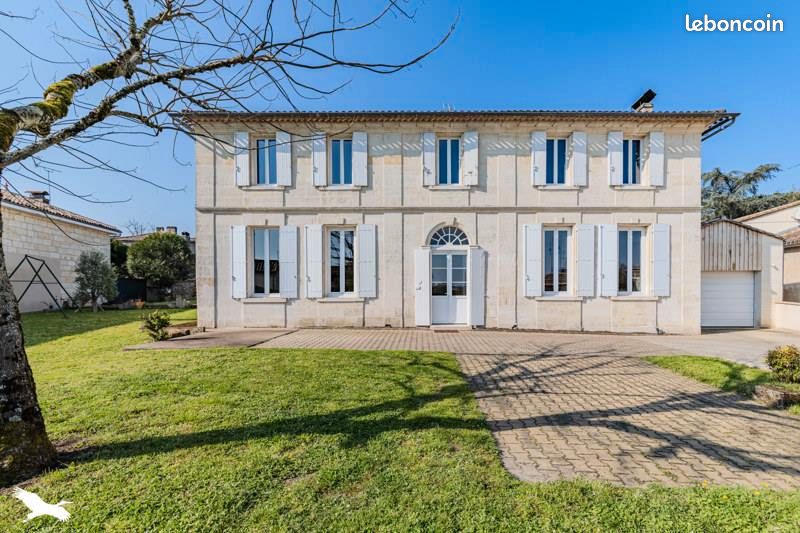 Maison 9 pièces 283 m² · à Galgon · 283 m² · 521 250 €