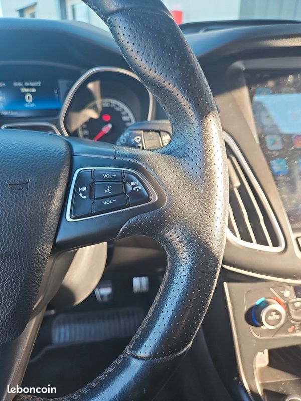 Ford focus 2.0 ecoboost 250 st start-stop flexifuel pack hiver/performance (image 17)