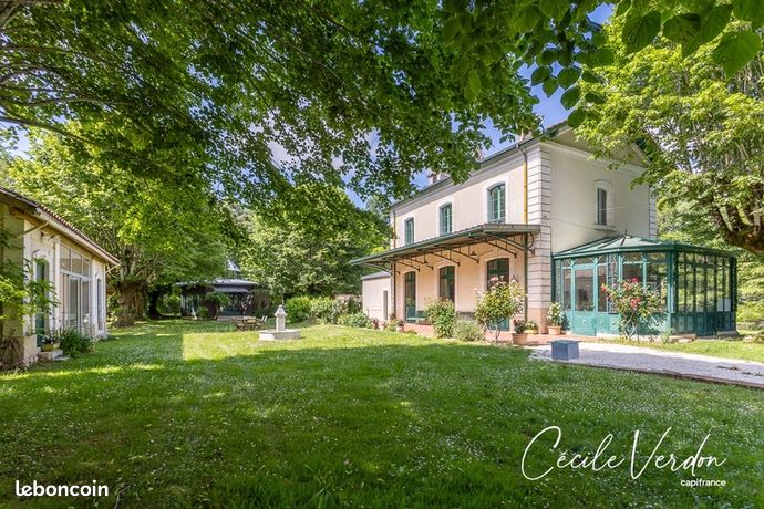 Propriété 10 pièces 280 m²