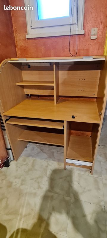Bureau (image 1)