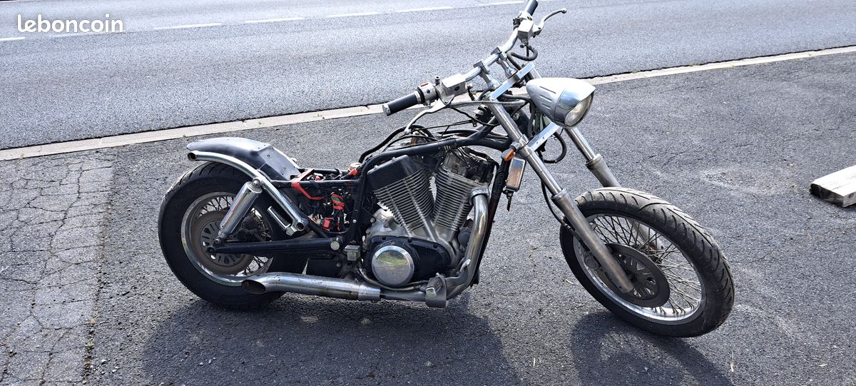 LOT 1400 Intruder (2 motos+pièces) Équipement moto