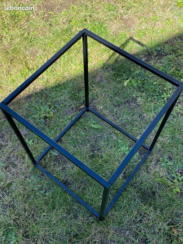 Table d’appoint noire (image 4)
