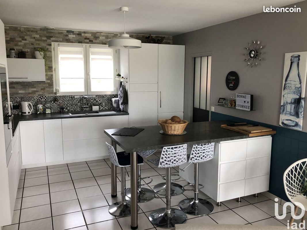 Pavillon 6 pièces 139 m² - François 79260 (image principale 3)
