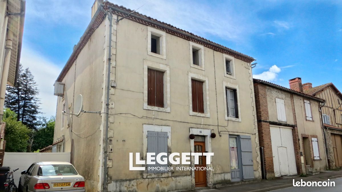 Maison 11 pièces 165 m² · à Confolens · 165 m² · 149 000 €