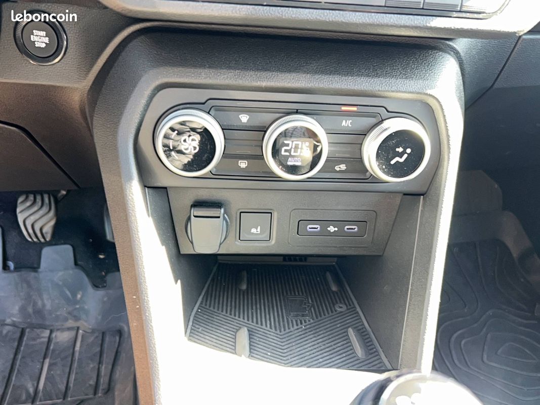 DACIA Sandero TCe 110 Stepway Extreme (image 12)