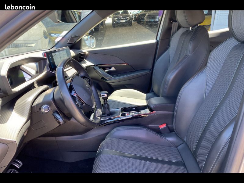 Peugeot 2008 PureTech 130 S&S BVM6 GT (image 15)