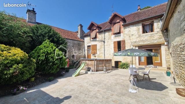 Maison 6 pièces 198 m² · à Bouix · 198 m² · 190 000 €