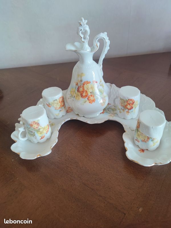 Service à liqueur en porcelaine (image 1)