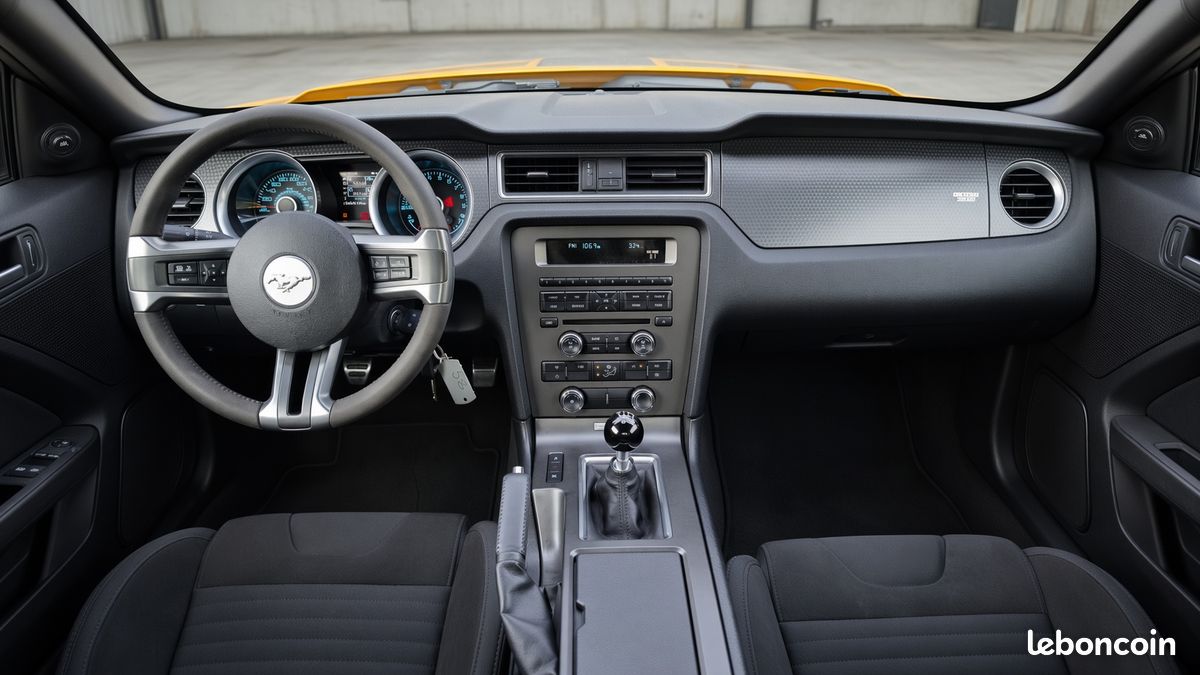 FORD MUSTANG BOSS 302 School Yellow – 2013 – 28 000 km – 44400 TTC (image 9)