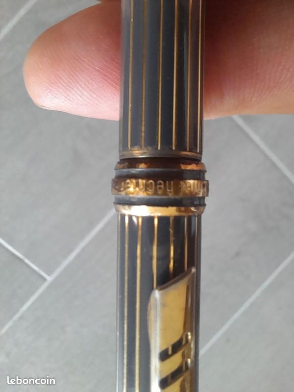 Stylo-plume de la marque de prêt-à-porter de luxe française Daniel Hechter (image 1)