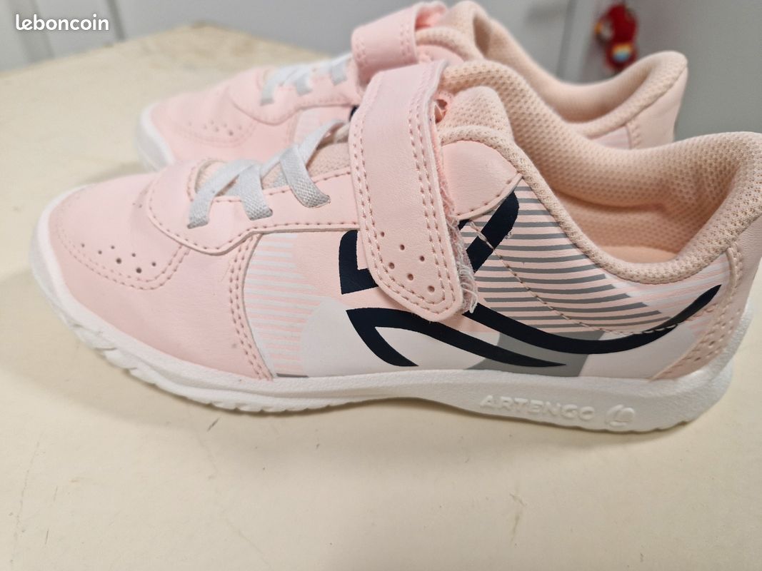 A vendre une paire de baskets souples neuves Canton Fribourg