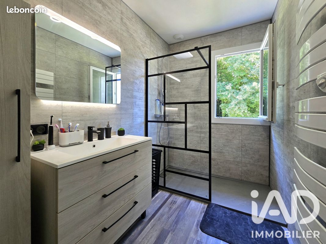 Maison 7 pièces 120 m² · à Saint-Jean-les-Deux-Jumeaux · 120 m² · 315 000 €