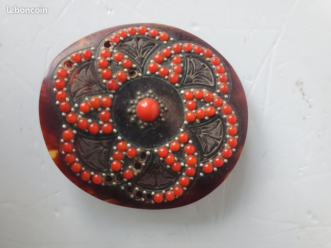 Jolie Broche En Bakélite Vintage - Pièce Unique Et Rétro !