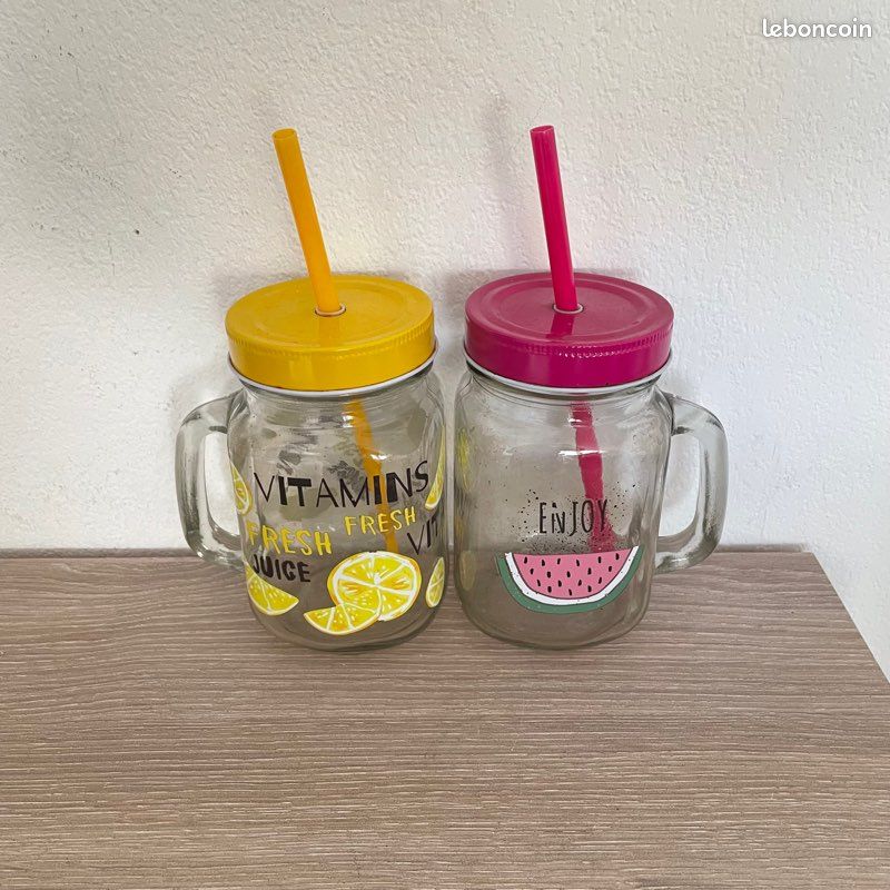 2 tasses mugs verres avec pailles fruits smoothies (image 3)