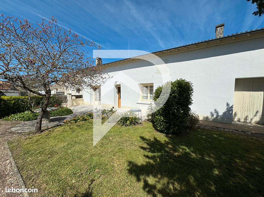 Maison 5 pièces 143 m² - Fors 79230 (image principale 0)