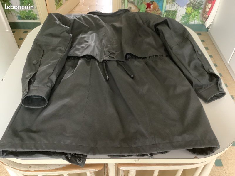 Très joli manteau peu porté.. (image 4)