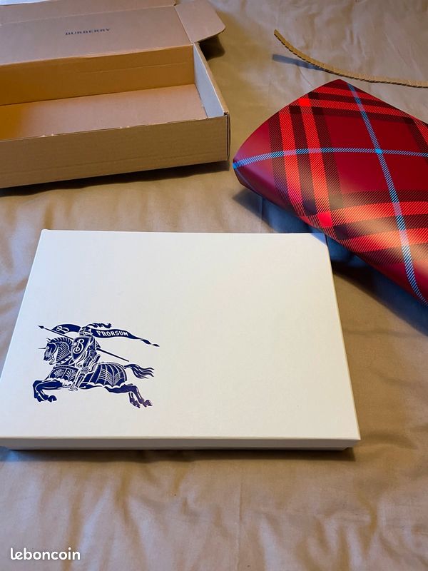 Bermuda blanc Burberry taille 14 ans (image 9)