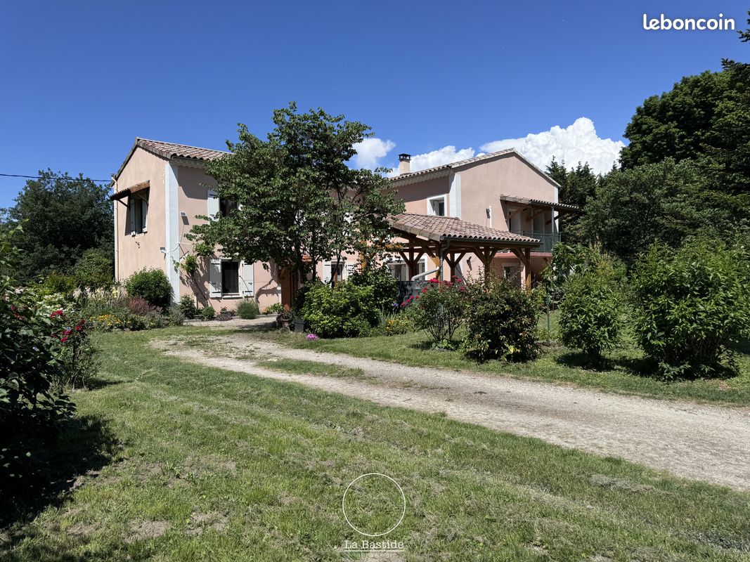 Maison 8 pièces 246 m² · à La Bégude-de-Mazenc · 246 m² · 389 000 €