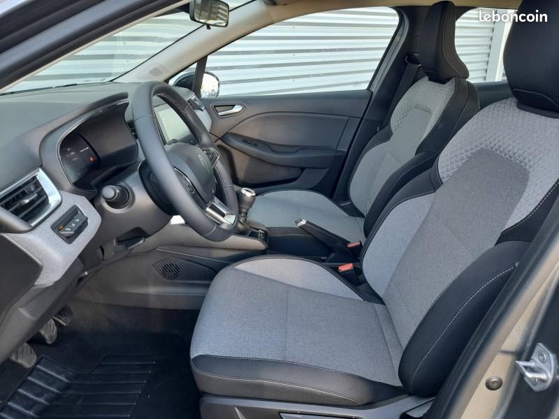 Renault Clio 1.5 dCi 100ch Evolution - 25 (image 9)