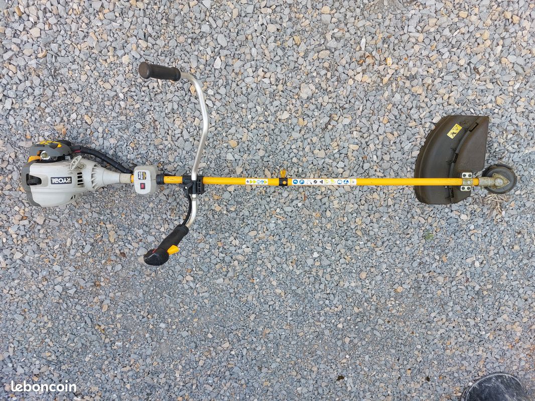 Vends débroussailleuse Ryobi RBC30SBT pour pièces (image 1)