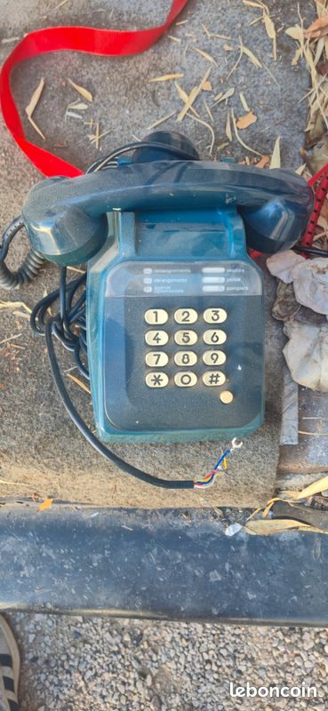 Téléphone ancien vintage socotel S63 bleu a touches fonctionnel (image 1)