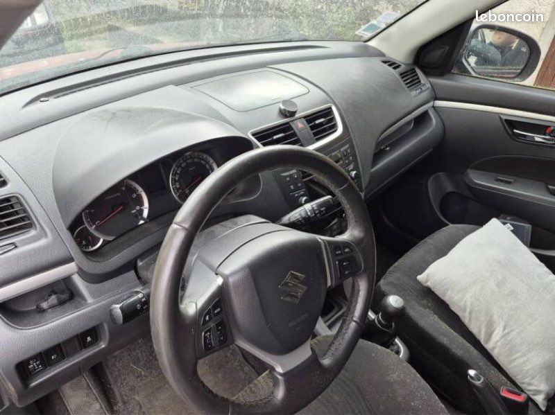 Suzuki Swift (image 3)