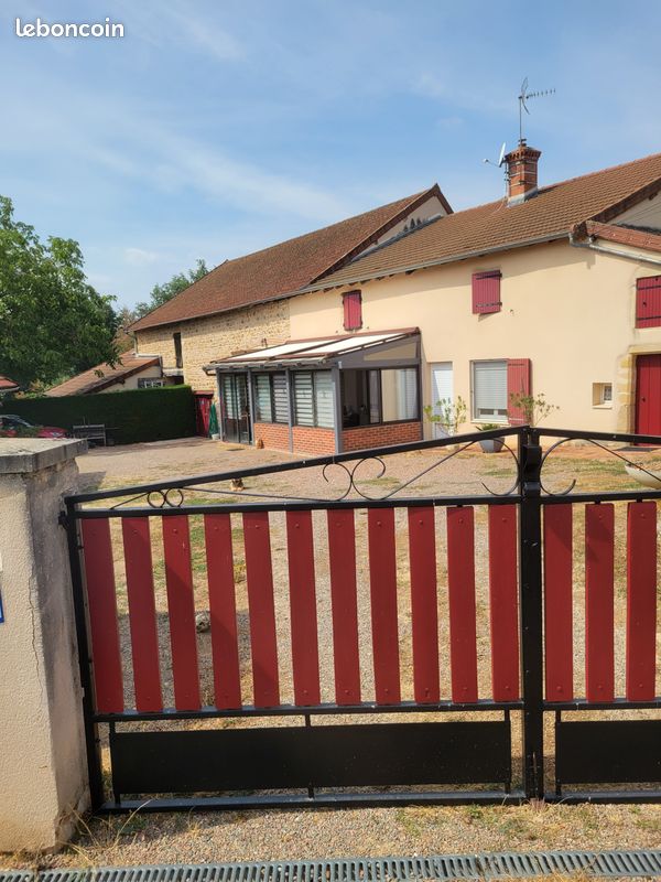 Maison 6 pièces 163 m² · à La Clayette · 163 m² · 310 000 €