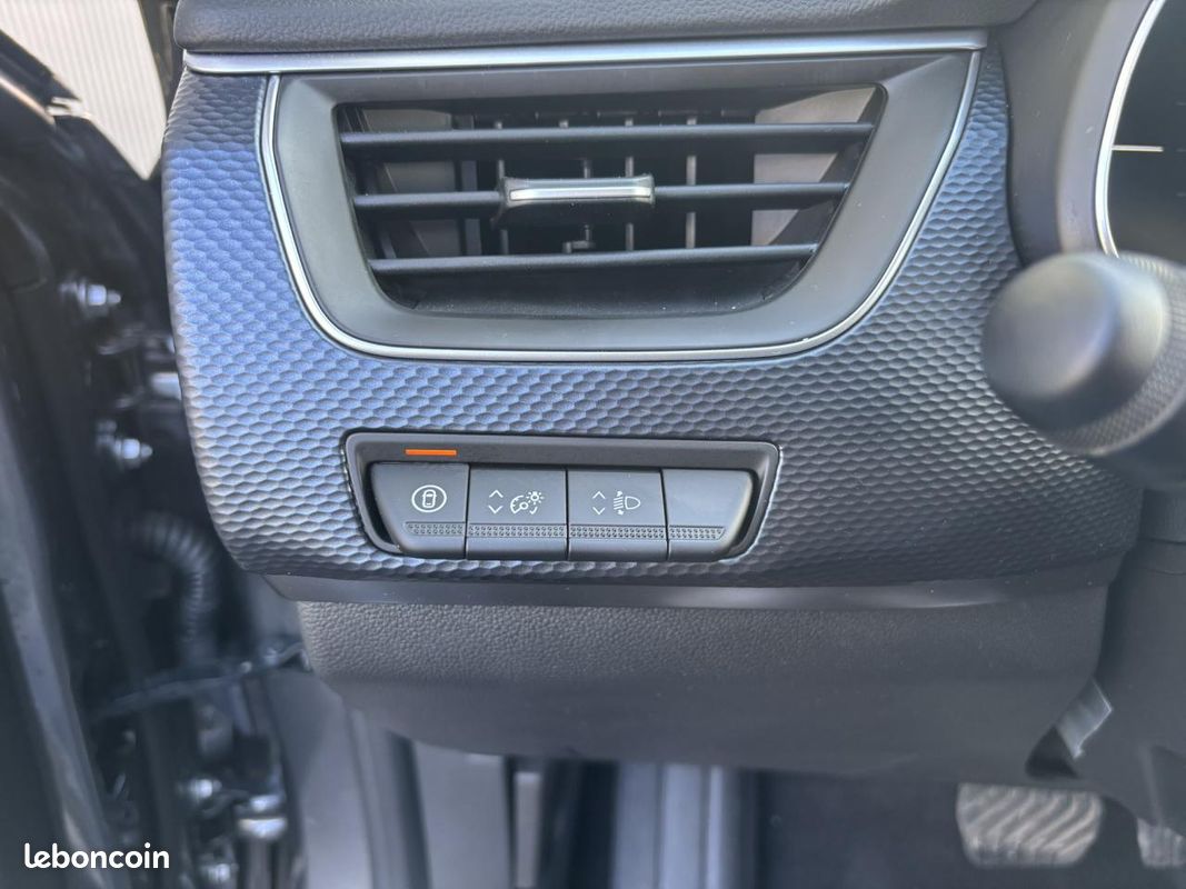 RENAULT ARKANA TCE 140 EDC MHEV Evolution avec Caméra, GPS et Régulateur adaptatif (image 8)