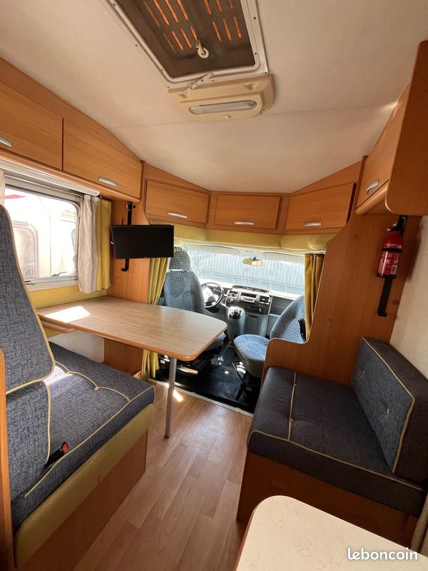 Camping car RIMOR KATA MARANO 8P moins de 7 mètres - grande soute (image 3)