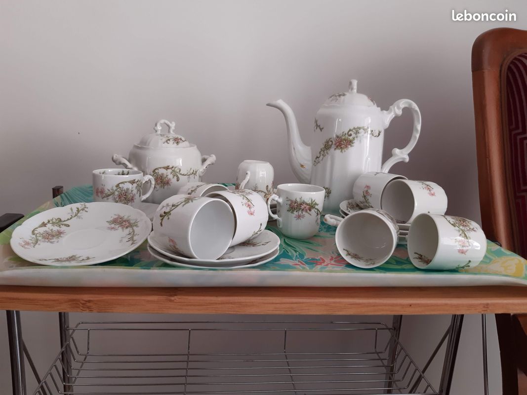 Service à café en porcelaine fine de Limoges-25 pièces (image 12)