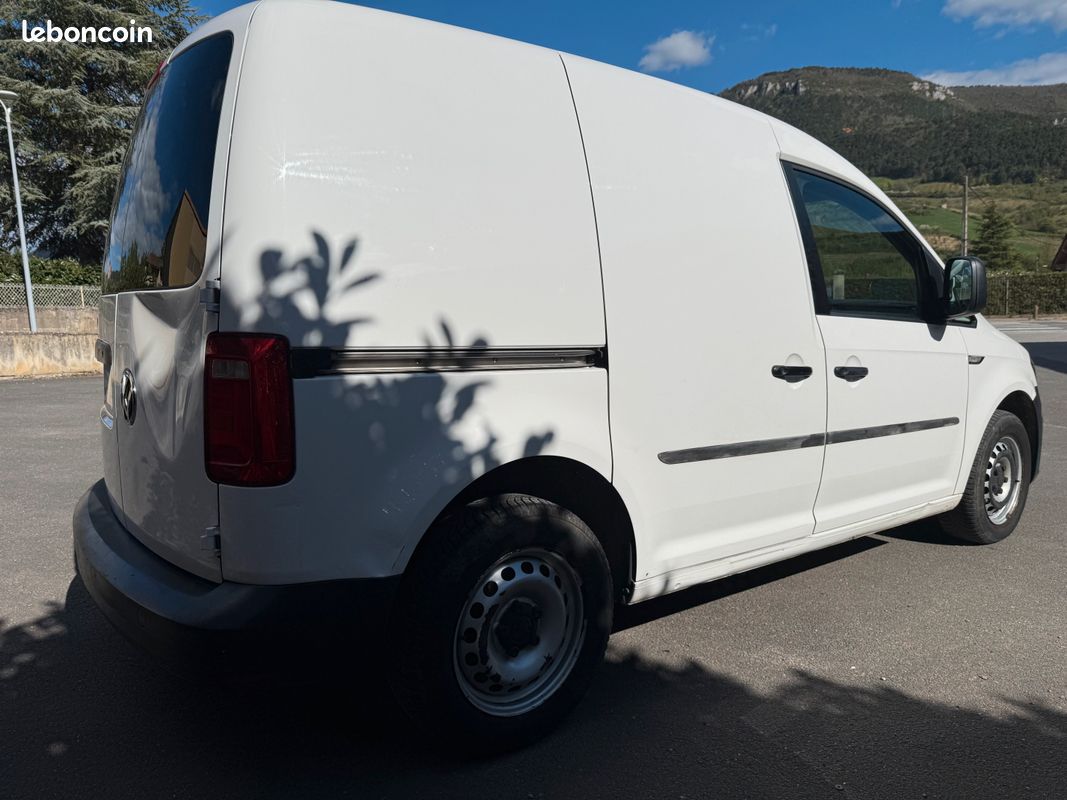 Volkswagen Caddy Van TDI 102ch Bvm . Origine France . 1ère main. 84500 kms. TVA récup (image 3)