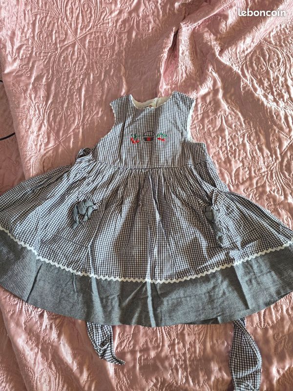 Robe fille à carreaux avec broderie cerises (image 1)